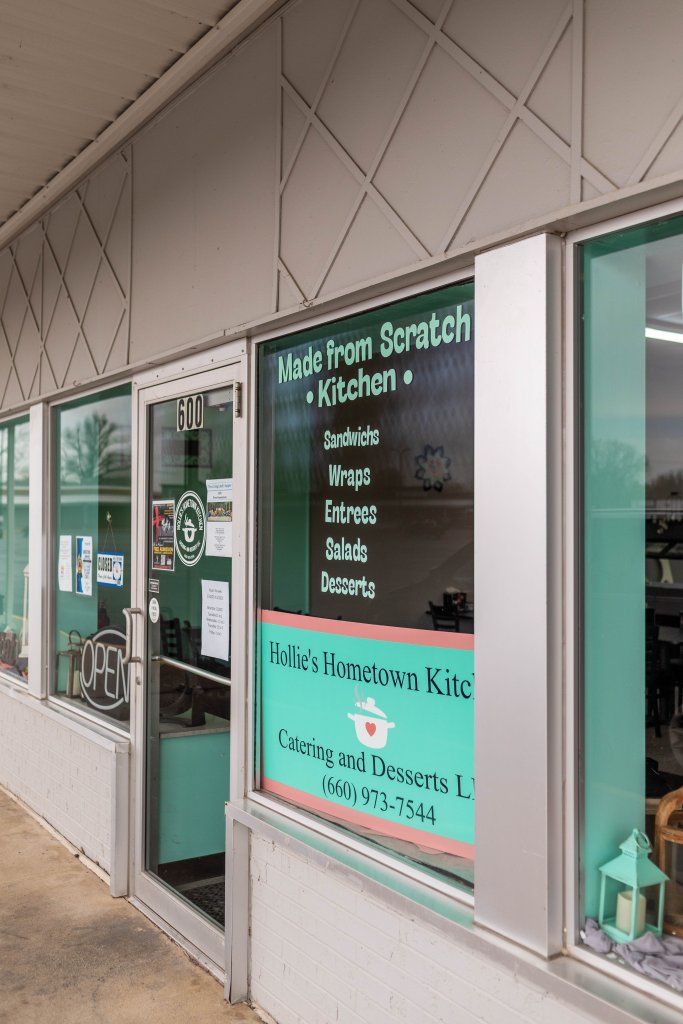 Hollies Hometown Kitchen exterior