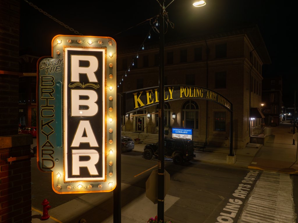 R Bar sign night